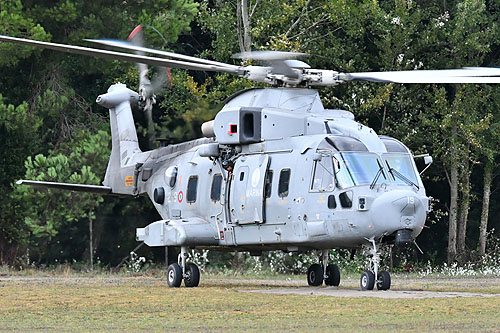 Hélicoptère AW101 ASH Mk413 Marina