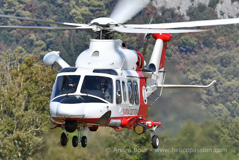 Hélicoptère de recherche et sauvetage AW139 Guardia Costiera