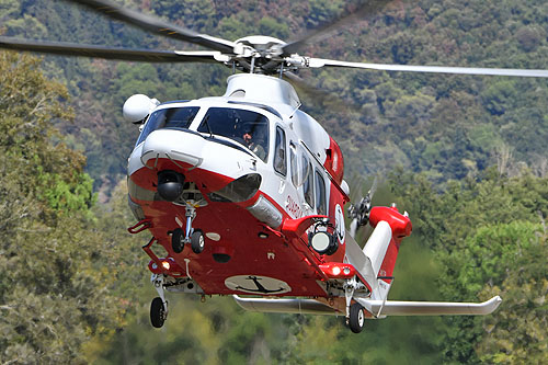 Hélicoptère de recherche et sauvetage AW139 Guardia Costiera