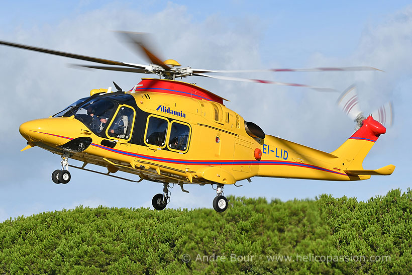 Hélicoptère de secours AW169 EI-LID d'ALIDAUNIA