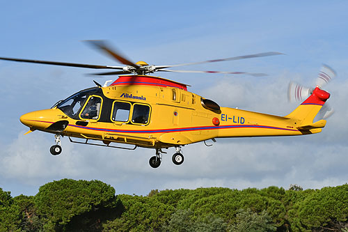 Hélicoptère de secours AW169 EI-LID d'ALIDAUNIA