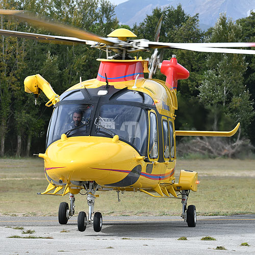 Hélicoptère de secours AW169 EI-LID d'ALIDAUNIA