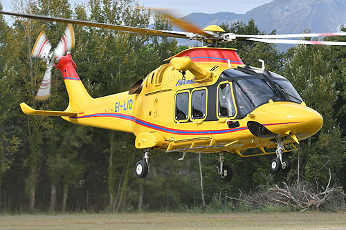 Hélicoptère de secours AW169 EI-LID d'ALIDAUNIA