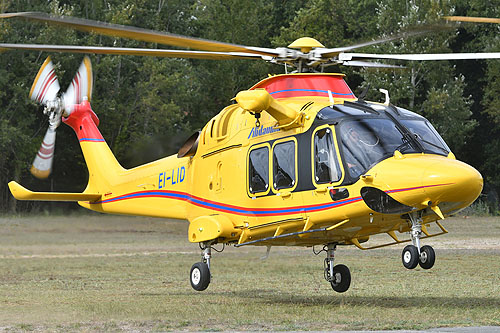 Hélicoptère de secours AW169 EI-LID d'ALIDAUNIA