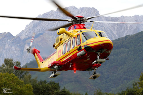 Hélicoptère de secours AW139 I-TOMS Pegaso 3 BABCOCK