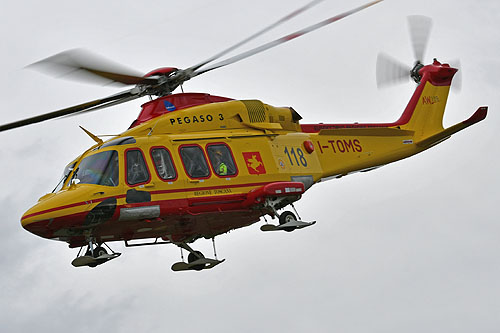 Hélicoptère de secours AW139 I-TOMS Pegaso 3 BABCOCK