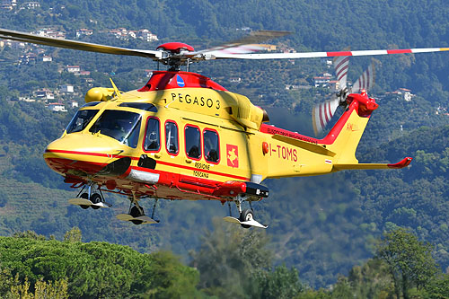 Hélicoptère de secours AW139 Pegaso 3 I-TOMS