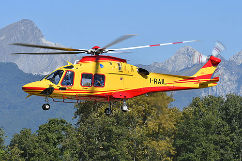 Hélicoptère de secours AW169 I-RAIL