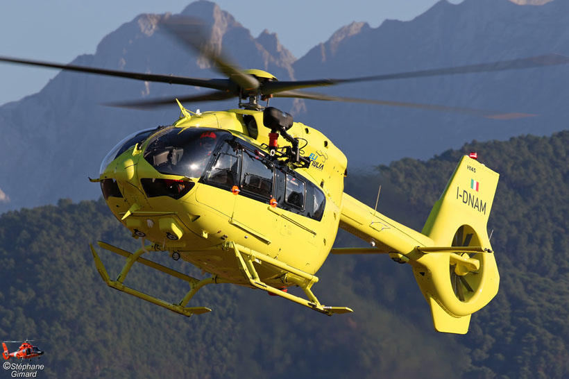 Hélicoptère de secours H145 I-DNAM