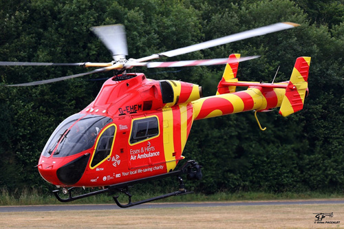 Hélicoptère MD902 G-EHEM ESSEX AIR AMBULANCE, Earls Cone, UK