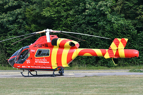 Hélicoptère MD902 G-EHEM ESSEX AIR AMBULANCE, Earls Cone, UK