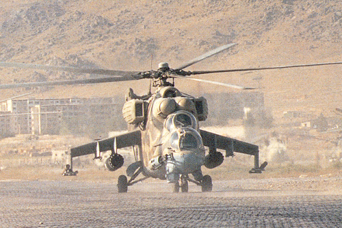 Hélicoptère d'attaque MI24 Hind F russe en Afghanistan