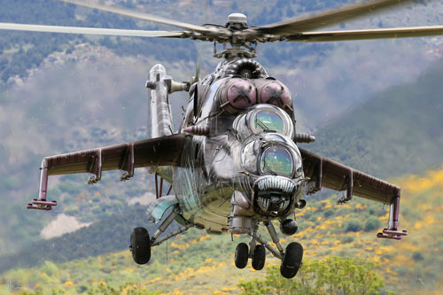 Hélicoptère MI24 Hind D 3366 tchèque, camouflage spécial Alien