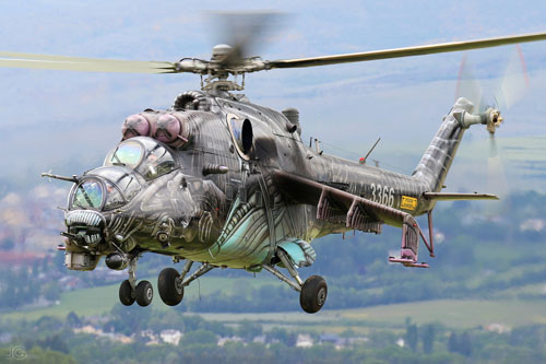 Hélicoptère MI24 Hind D 3366 tchèque, camouflage spécial Alien