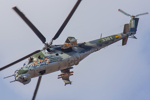 Hélicoptère MI24 Hind D Tchèque 7353, camouflage spécial Tigermeet