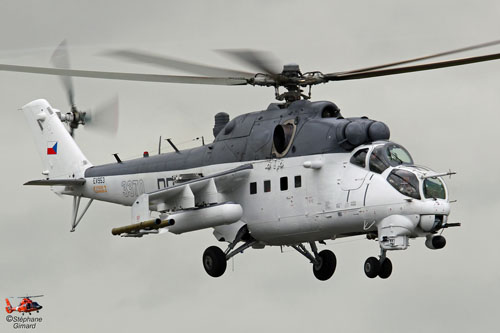 Hélicoptère MI24 Hind D 3370 tchèque, camouflage blanc - gris Liberator