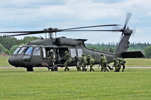 L'hélicoptère HKP16 Blachawk de l'armée suédoise