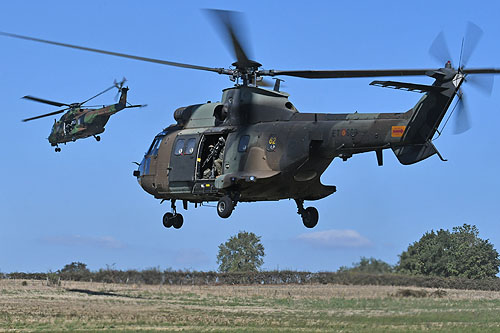 Hélicoptères NH90 de l'Armée de Terre française (ALAT) et AS332 SuperPuma de l'Armée de Terre espagnole (FAMET)