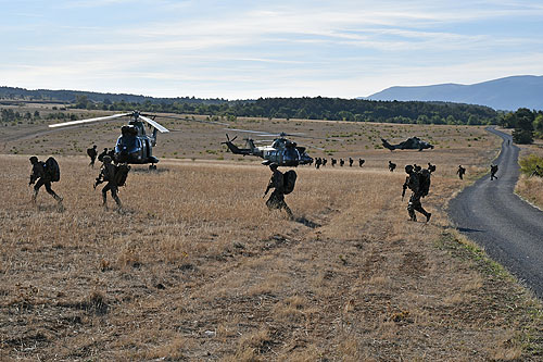 Sections de combat du 1er RPH prêtes à embarquer