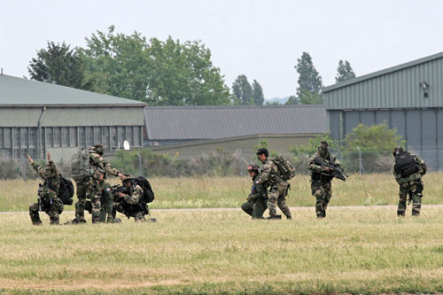 Récupération en grappe par hélicoptère