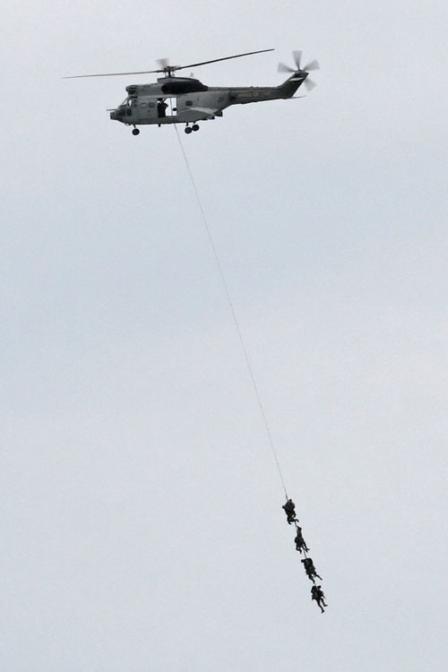 Récupération en grappe par hélicoptère