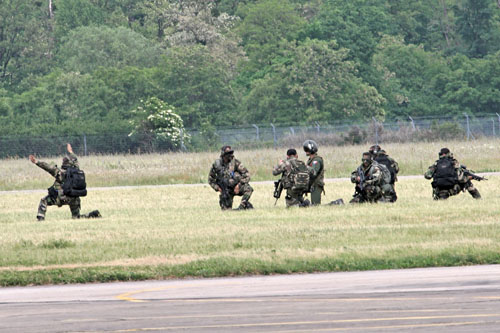 Récupération en grappe par hélicoptère