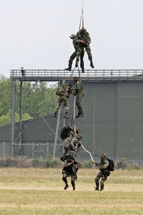 Récupération en grappe par hélicoptère