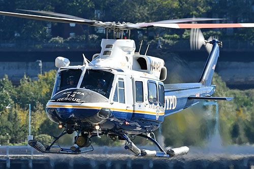 Hélicoptère de secours Bell 412 EP du NYPD Air Sea Rescue