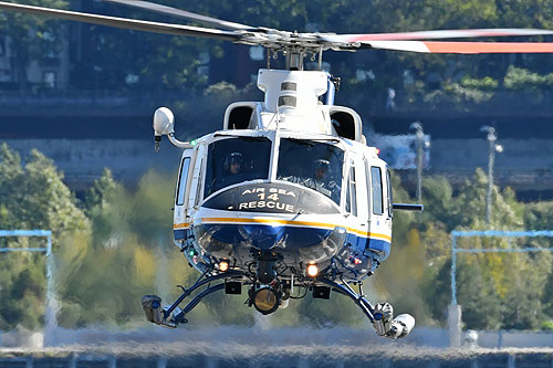 Hélicoptère de secours Bell 412 EP du NYPD Air Sea Rescue