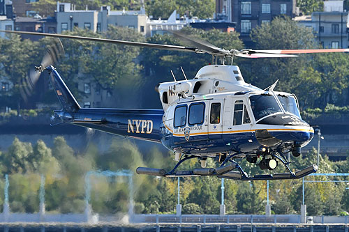 Hélicoptère de secours Bell 412 EP du NYPD Air Sea Rescue