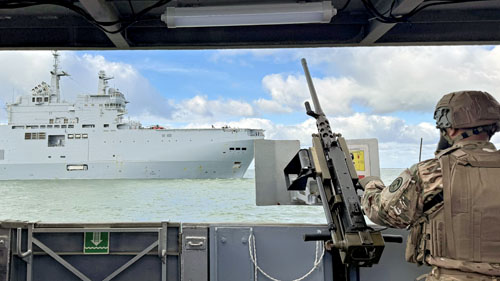 Arrivée en vue du PHA Mistral