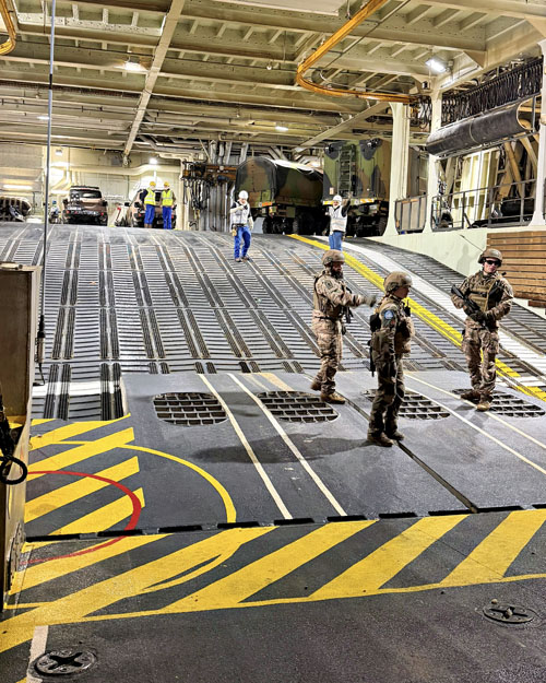 Accostage au fond du radier du PHA