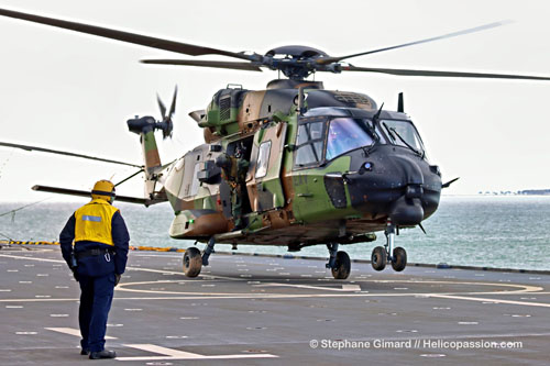 Appontage de l'hélicoptère NH90 EAV