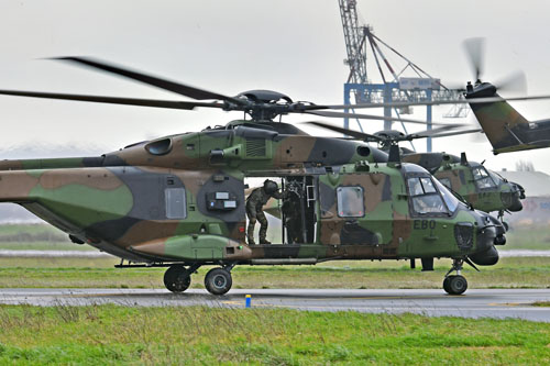 Posé d'assaut de 3 hélicoptères NH90