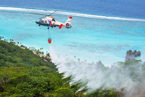 Hélicoptère AS365 N3 Dauphin de la Marine Nationale basé à Tahiti