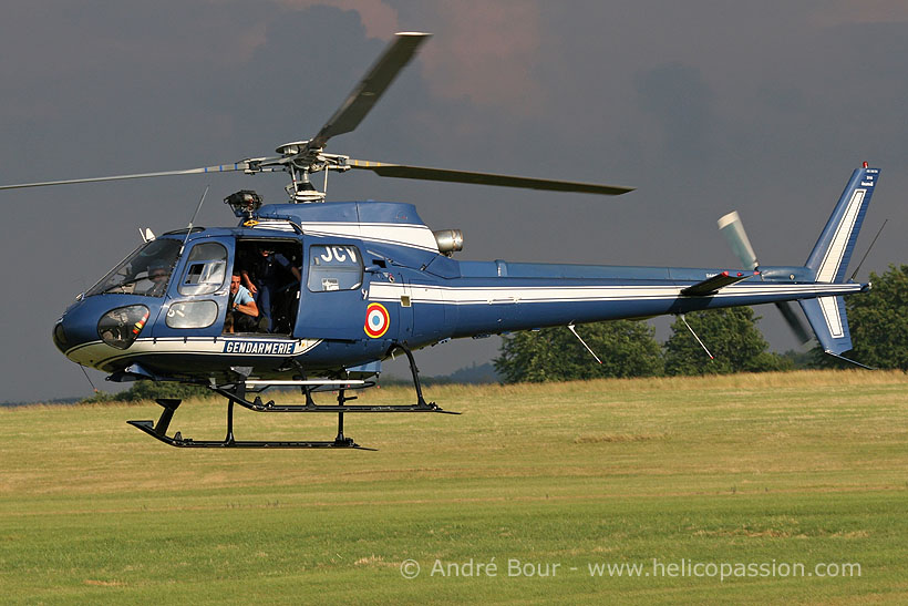 Hélicoptère AS350 Ecureuil Gendarmerie