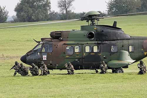 Hélicoptère AS532 Cougar ALAT