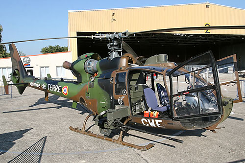 Hélicoptère SA342 Gazelle canon ALAT