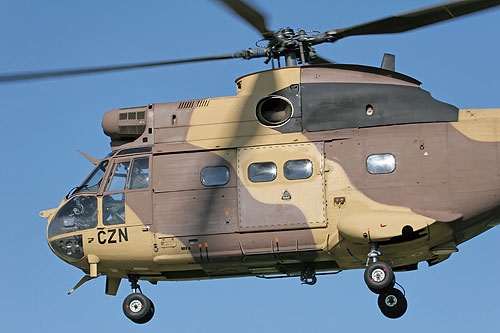 Hélicoptère SA330 Puma ALAT en camouflage désert