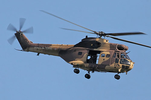 Hélicoptère SA330 Puma ALAT en camouflage désert