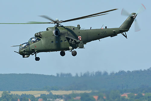 Hélicoptère MI24 Hind Pologne