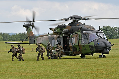 Hélicoptère de transport NH90 TTH Caïman de l'ALAT