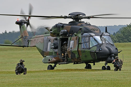 Hélicoptère de transport NH90 Caïman ALAT