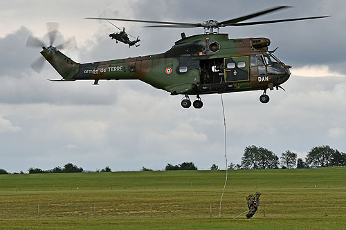 Hélicoptère de transport SA330 Puma ALAT