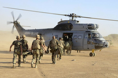 Hélicoptère SA330 Puma de l'Armée de l'Air