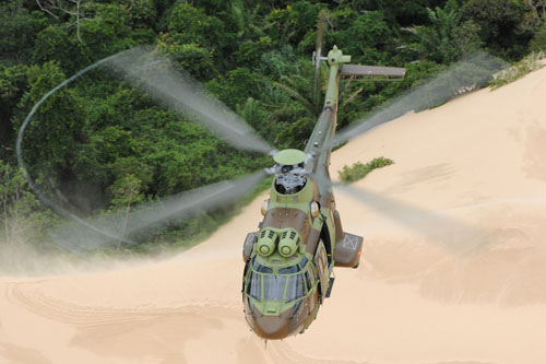 Hélicoptère Jatun Puma Armée de l'Air Bolivie