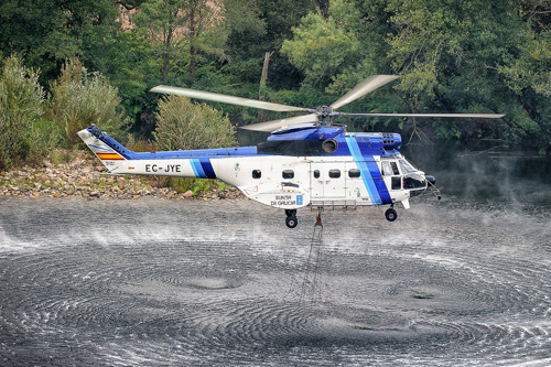 Hélicoptère SA330 Puma EC-JYE d'HELISURESTE