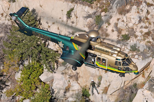 Hélicoptère AS332 Super Puma N951LB Rescue 5 de la Police de Los Angeles