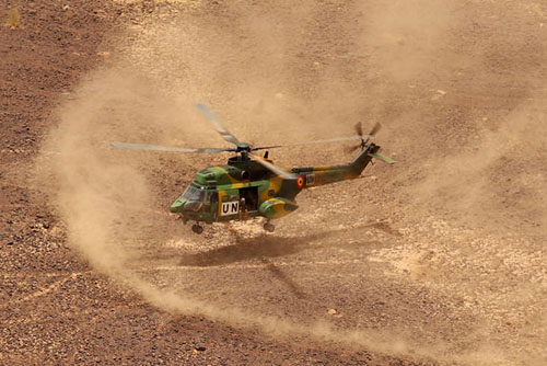 Hélicoptère IAR330L Puma Roumanie au Mali