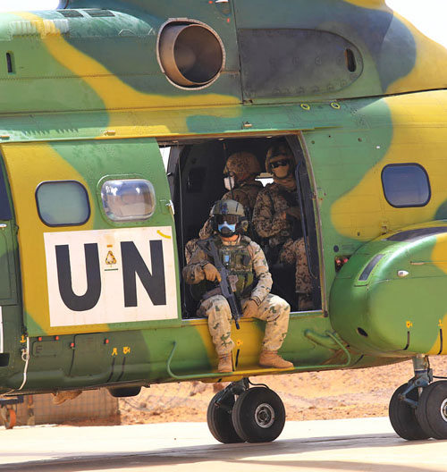 Hélicoptère IAR330L Puma Roumanie au Mali